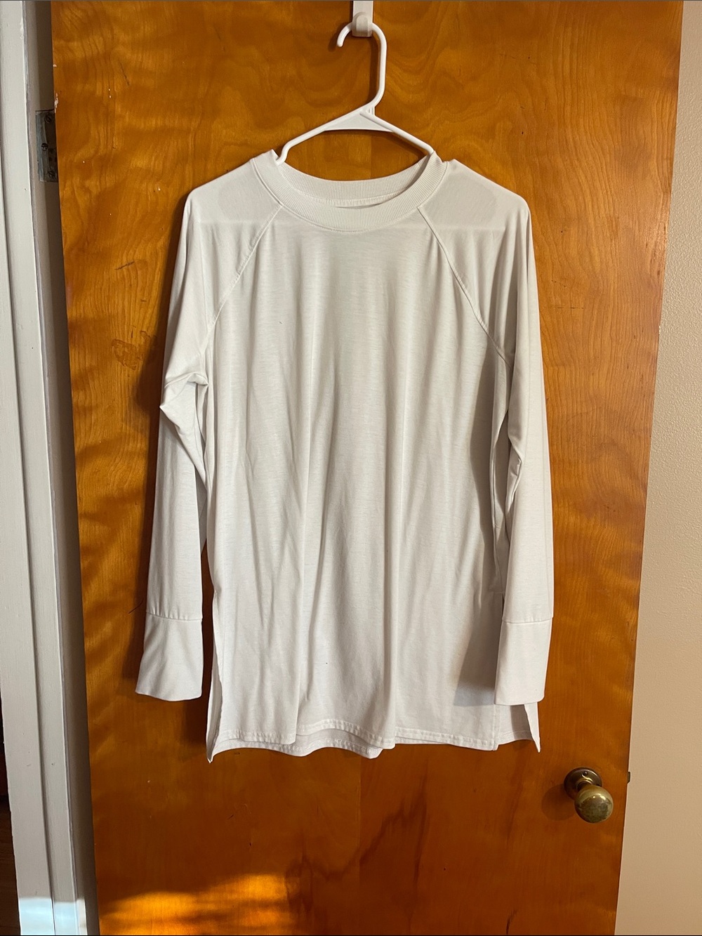 tek gear Women's Long-Sleeve Crewneck Shirt - White